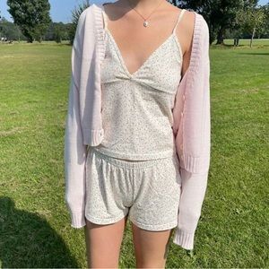 Brandy Melville floral v neck tank